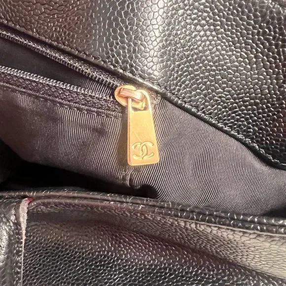 Vintage Chanel Caviar Leather Tote - Picture 9 of 12